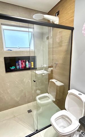 Casa à venda com 173m², 3 quartos e 2 vagasBanheiro 1