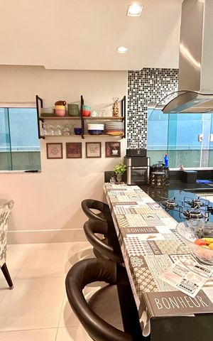 Casa à venda com 173m², 3 quartos e 2 vagasCozinha