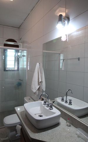 Casa para alugar com 435m², 5 quartos e 4 vagasBanheiro