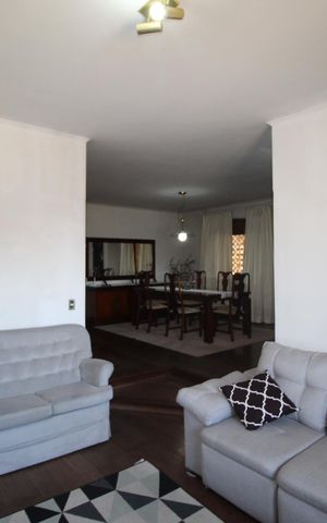 Casa para alugar com 435m², 5 quartos e 4 vagasSala