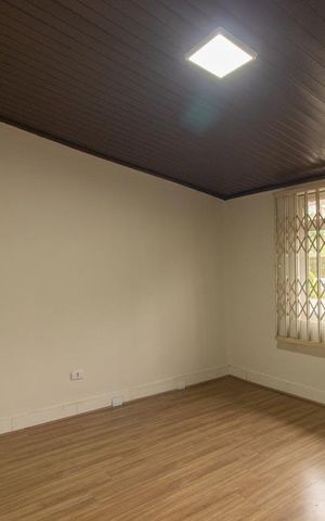 Casa para alugar com 180m², 3 quartos e 3 vagas Casa para alugar com 180m², 3 quartos e 3 vagasQuarto 3