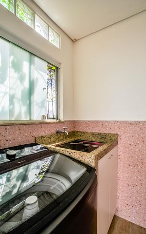 Casa de condomínio à venda com 150m², 4 quartos e 2 vagas Casa de condomínio à venda com 150m², 4 quartos e 2 vagasÁrea de Serviço