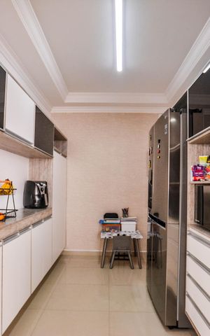 Casa de condomínio à venda com 150m², 4 quartos e 2 vagas Casa de condomínio à venda com 150m², 4 quartos e 2 vagasCozinha