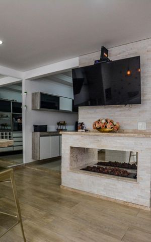 Casa de condomínio à venda com 150m², 4 quartos e 2 vagas Casa de condomínio à venda com 150m², 4 quartos e 2 vagasSala