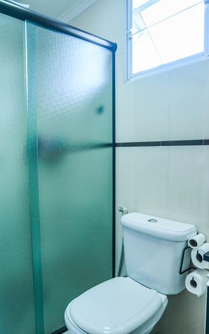 Casa de condomínio à venda com 150m², 4 quartos e 2 vagas Casa de condomínio à venda com 150m², 4 quartos e 2 vagasBanheiro Social