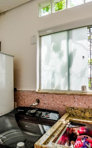 Casa de condomínio à venda com 150m², 4 quartos e 2 vagas Casa de condomínio à venda com 150m², 4 quartos e 2 vagasÁrea de Serviço