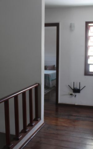 Casa à venda com 390m², 4 quartos e 6 vagasEscada