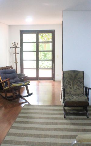 Casa à venda com 390m², 4 quartos e 6 vagasSuíte 1