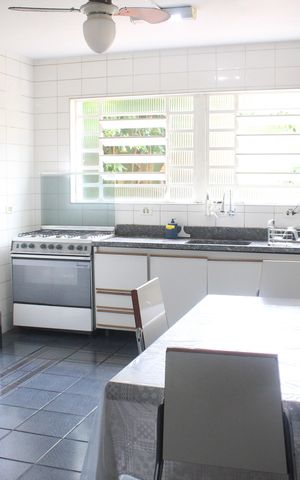 Casa à venda com 390m², 4 quartos e 6 vagasCozinha
