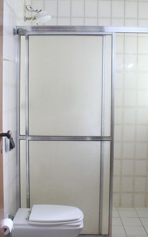 Casa à venda com 390m², 4 quartos e 6 vagasBanheiro da Suíte 3