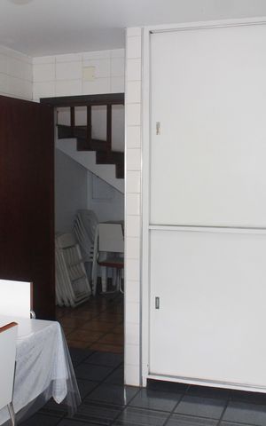 Casa à venda com 390m², 4 quartos e 6 vagasCozinha