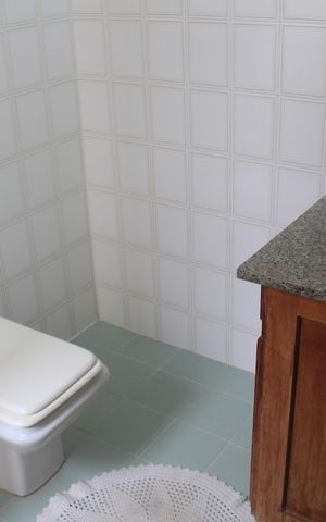Casa à venda com 390m², 4 quartos e 6 vagasBanheiro da Suíte 1