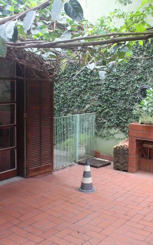 Casa à venda com 390m², 4 quartos e 6 vagasQuintal