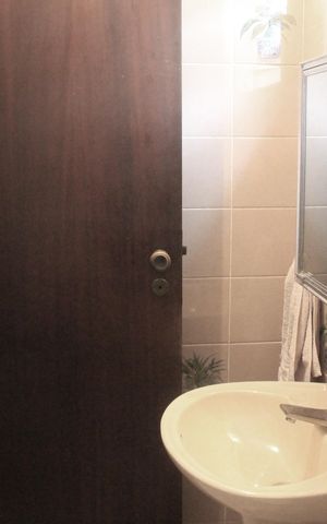 Casa à venda com 390m², 4 quartos e 6 vagasBanheiro 1