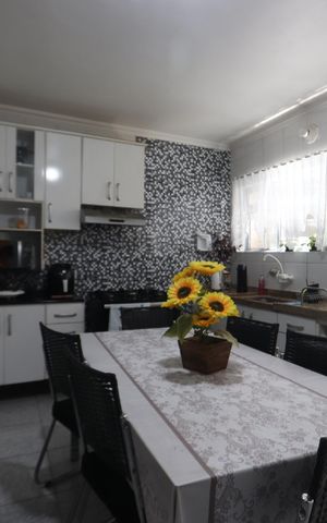 Casa à venda com 125m², 3 quartos e 2 vagasCozinha
