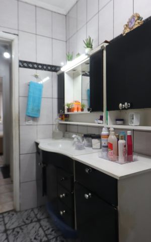Casa à venda com 125m², 3 quartos e 2 vagasBanheiro