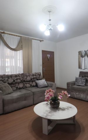 Casa à venda com 125m², 3 quartos e 2 vagasSala