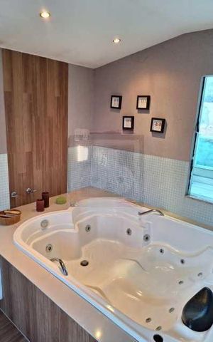 Casa à venda com 203m², 6 quartos e 4 vagas