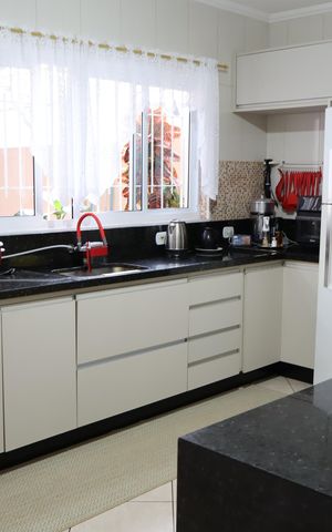 Casa à venda com 144m², 2 quartos e 2 vagasCozinha