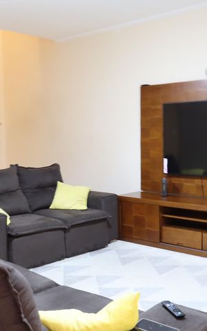 Casa à venda com 144m², 2 quartos e 2 vagasSala