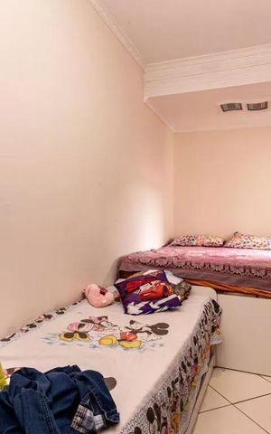 Casa à venda com 250m², 4 quartos e 2 vagas Casa à venda com 250m², 4 quartos e 2 vagasQuarto