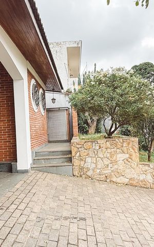 Casa para alugar com 500m², 5 quartos e 5 vagas Casa para alugar com 500m², 5 quartos e 5 vagasGaragem