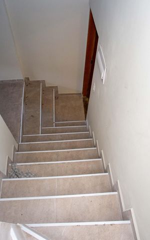 Casa para alugar com 130m², 2 quartos e 1 vagaEscada