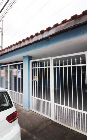 Casa à venda com 168m², 3 quartos e 2 vagasFachada