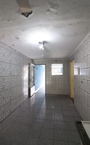 Casa à venda com 168m², 3 quartos e 2 vagasCozinha 