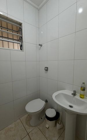Casa à venda com 125m², 2 quartos e 2 vagasBanheiro 1
