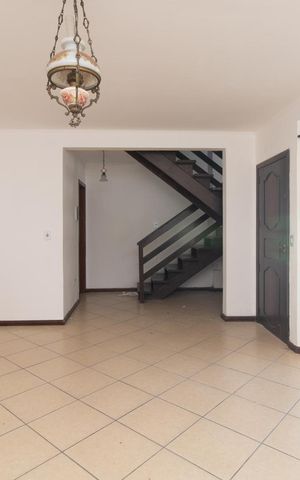 Casa à venda com 182m², 3 quartos e 4 vagas Casa à venda com 182m², 3 quartos e 4 vagasSala