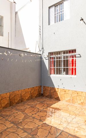 Casa à venda com 200m², 3 quartos e 4 vagas Casa à venda com 200m², 3 quartos e 4 vagasQuintal gourmet