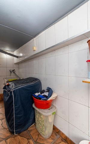 Casa à venda com 200m², 3 quartos e 4 vagas Casa à venda com 200m², 3 quartos e 4 vagasÁrea de Serviço