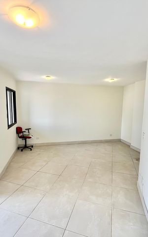 Apartamento à venda com 86m², 3 quartos e 1 vaga Apartamento à venda com 86m², 3 quartos e 1 vagaSala