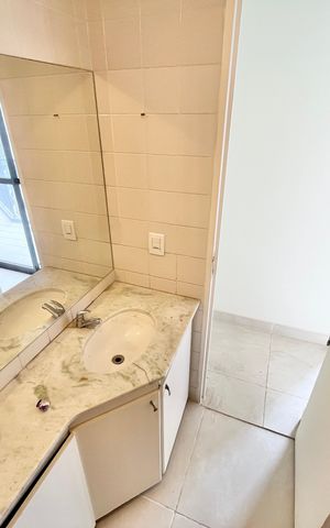 Apartamento à venda com 86m², 3 quartos e 1 vaga Apartamento à venda com 86m², 3 quartos e 1 vagaBanheiro