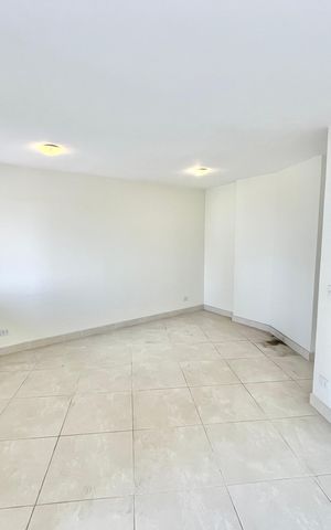 Apartamento à venda com 86m², 3 quartos e 1 vaga Apartamento à venda com 86m², 3 quartos e 1 vagaSala