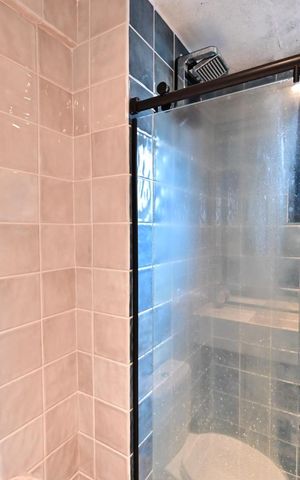 Apartamento à venda com 70m², 3 quartos e 2 vagas Apartamento à venda com 70m², 3 quartos e 2 vagasBanheiro da Suíte
