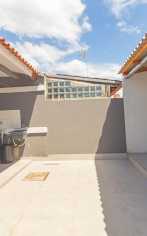 Casa à venda com 120m², 2 quartos e 2 vagas Casa à venda com 120m², 2 quartos e 2 vagasÁrea de Serviço e Varanda