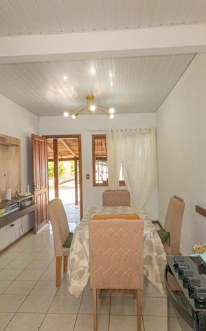 Casa à venda com 120m², 2 quartos e 2 vagas Casa à venda com 120m², 2 quartos e 2 vagasSala