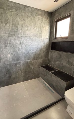 Casa de condomínio à venda com 232m², 4 quartos e 1 vaga Casa de condomínio à venda com 232m², 4 quartos e 1 vagaBanheiro do Quarto 2