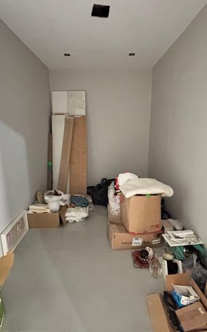 Casa de condomínio à venda com 232m², 4 quartos e 1 vaga Casa de condomínio à venda com 232m², 4 quartos e 1 vagaCloset do quarto 2