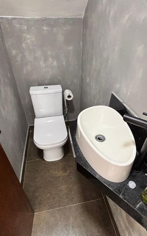 Casa de condomínio à venda com 232m², 4 quartos e 1 vaga Casa de condomínio à venda com 232m², 4 quartos e 1 vagaLavabo
