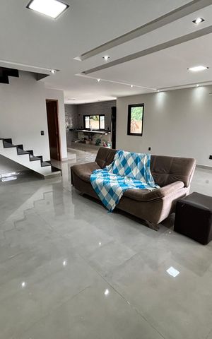 Casa de condomínio à venda com 232m², 4 quartos e 1 vaga Casa de condomínio à venda com 232m², 4 quartos e 1 vagaSala