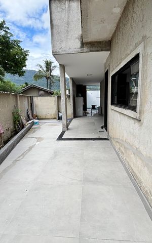 Casa de condomínio à venda com 232m², 4 quartos e 1 vaga Casa de condomínio à venda com 232m², 4 quartos e 1 vagaÁrea externa