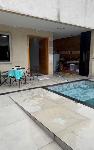 Casa de condomínio à venda com 232m², 4 quartos e 1 vaga Casa de condomínio à venda com 232m², 4 quartos e 1 vagaÁrea externa