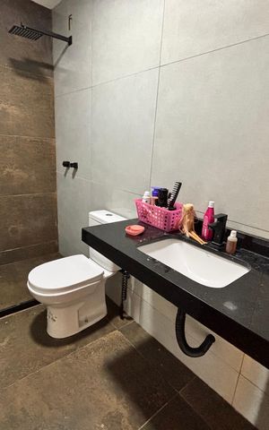 Casa de condomínio à venda com 232m², 4 quartos e 1 vaga Casa de condomínio à venda com 232m², 4 quartos e 1 vagaBanheiro do Quarto 1