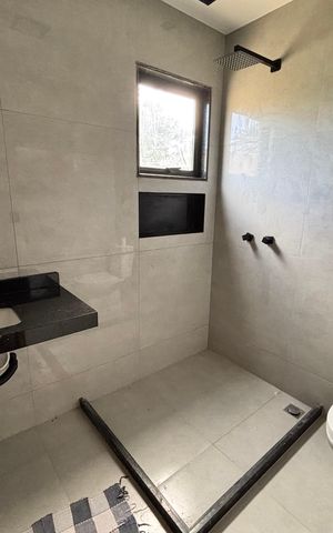 Casa de condomínio à venda com 232m², 4 quartos e 1 vaga Casa de condomínio à venda com 232m², 4 quartos e 1 vagaBanheiro do quarto 4