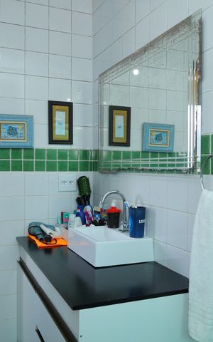 Casa à venda com 326m², 4 quartos e 5 vagasBanheiro 2
