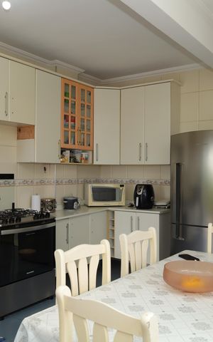 Casa à venda com 326m², 4 quartos e 5 vagasCozinha