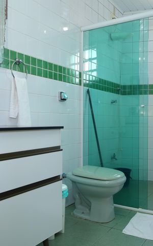 Casa à venda com 326m², 4 quartos e 5 vagasBanheiro 2